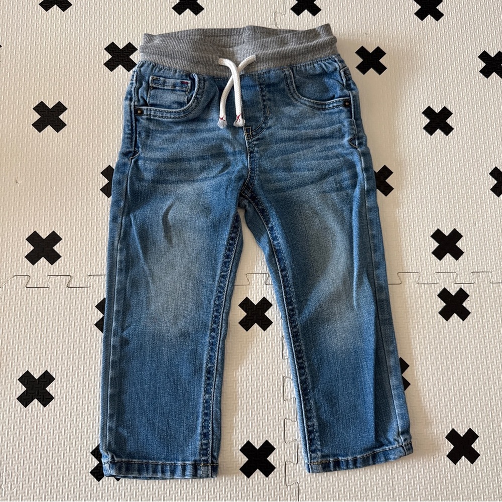Cat & Jack light wash Pull-On straight jeans size 2T